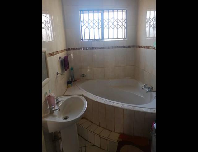 3 BEDROOM HOUSE FOR SALE IN NORTHAM